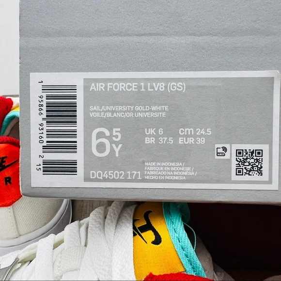 Nike Air Force 1 LV8 - Picture 8 of 8